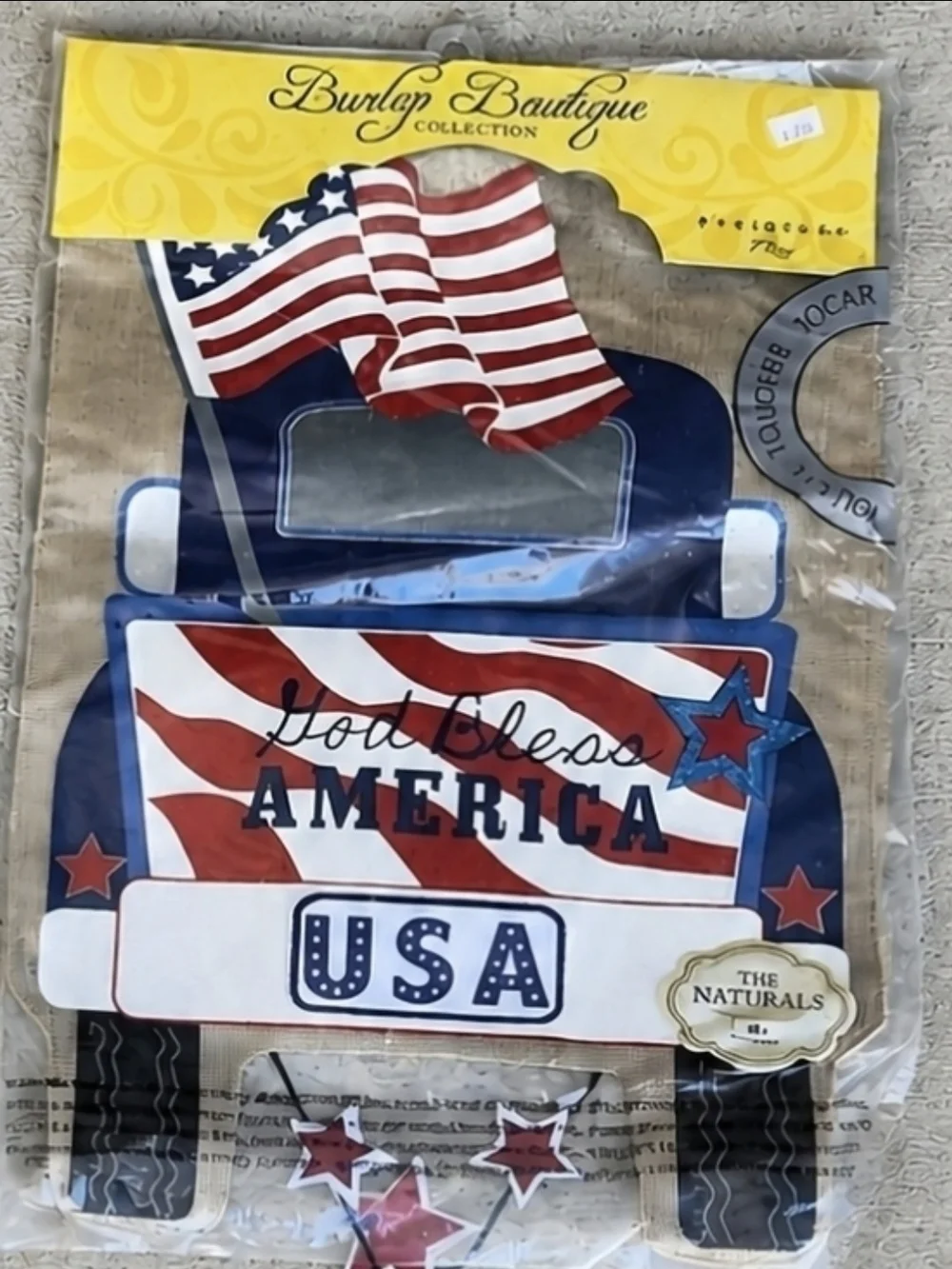 🇺🇸 Patriotic Home Décor Bundle – 2 Outdoor Garden Flags & USA Wall Plaque